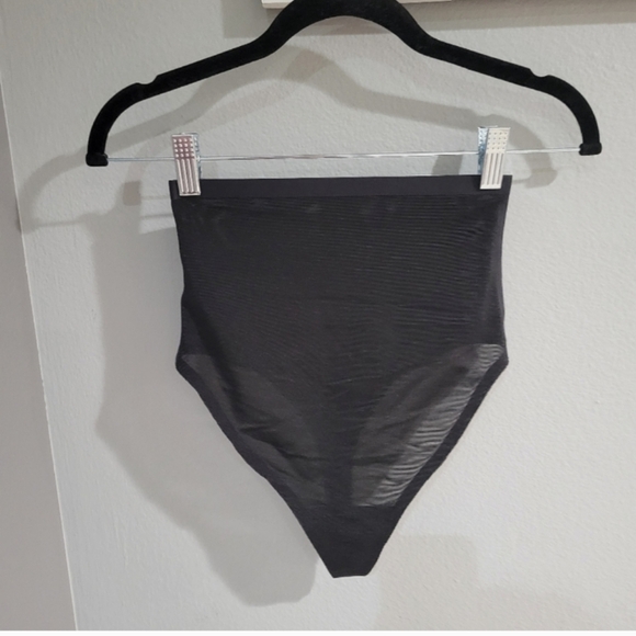 NWOT SKIMs Power Mesh High Waist Thong - Picture 3 of 4